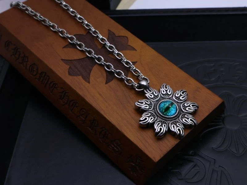 Thermal Chrome Hearts Necklaces 237939