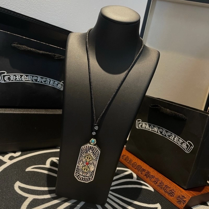 Vibrant Chrome Hearts Necklaces 237590