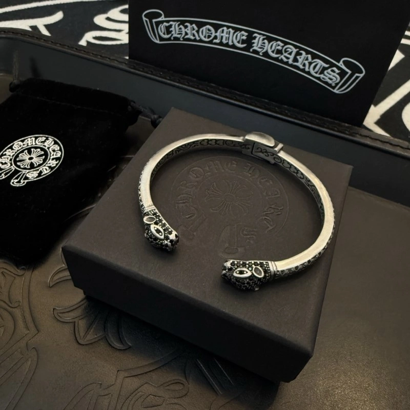 Snug Chrome Hearts Necklaces 236761