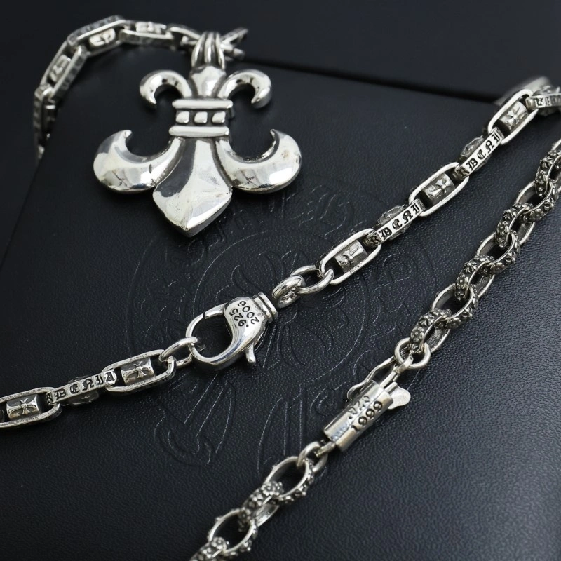 Breathable Chrome Hearts Necklaces 236753