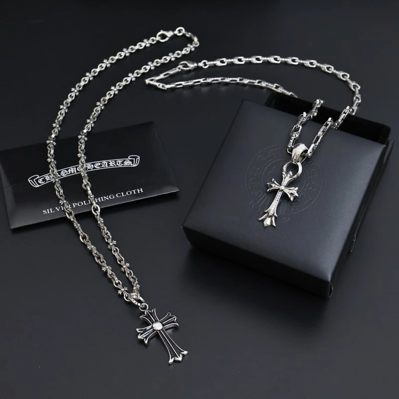 Compact Chrome Hearts Necklaces 236708