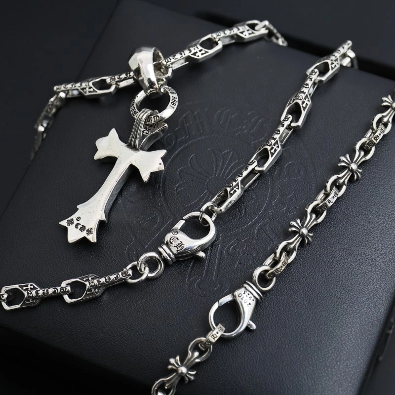 Compact Chrome Hearts Necklaces 236708
