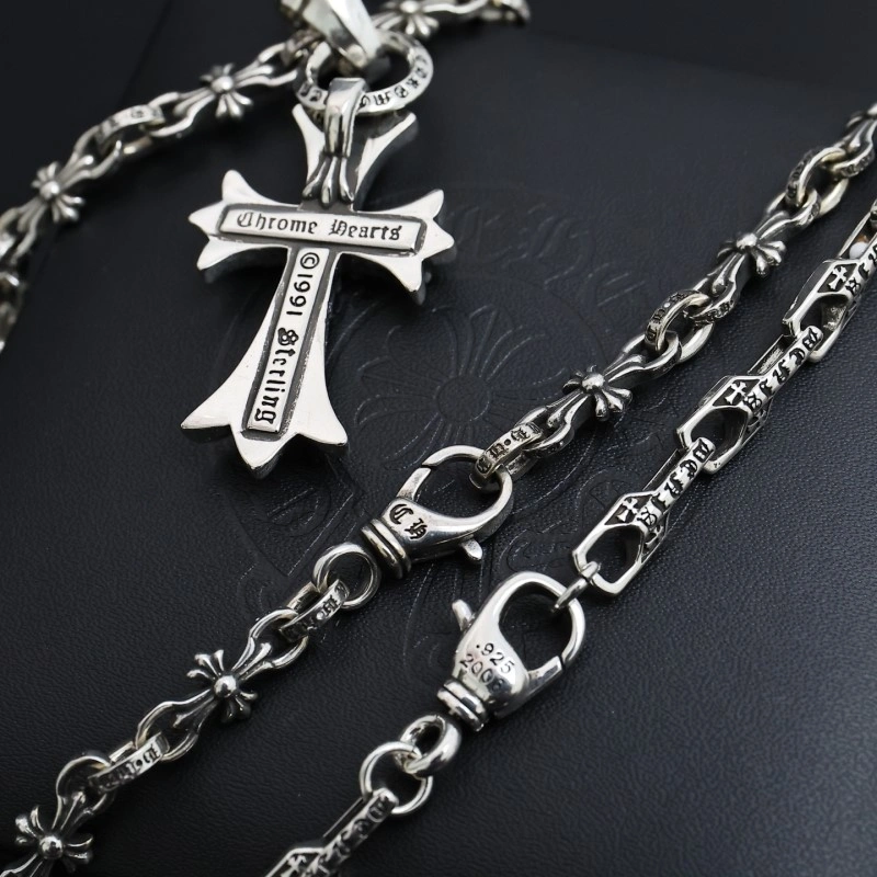 Effortless Chrome Hearts Necklaces 236660