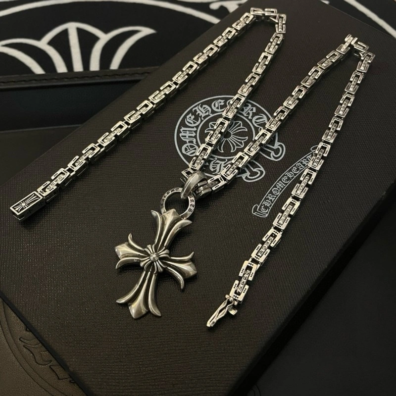 WellDesigned Chrome Hearts Necklaces 236631