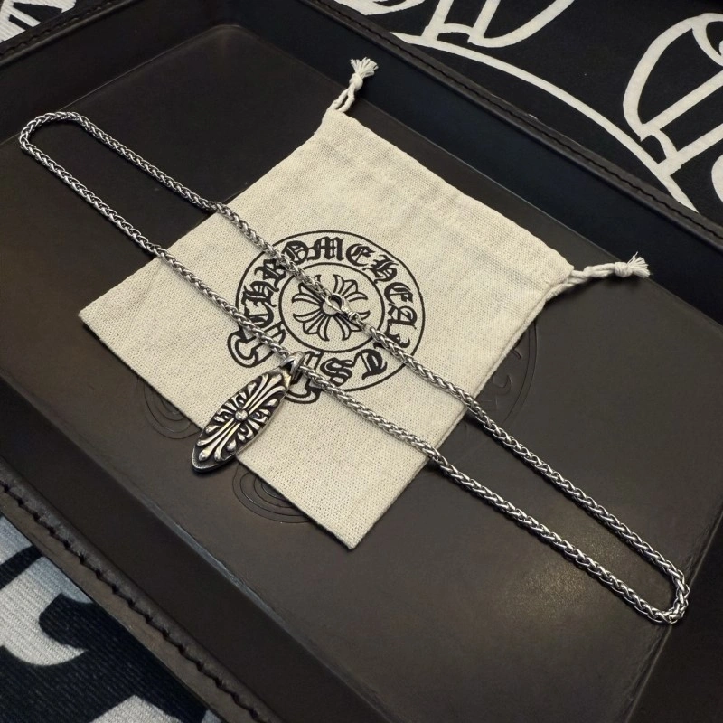 Snug Chrome Hearts Necklaces 236649