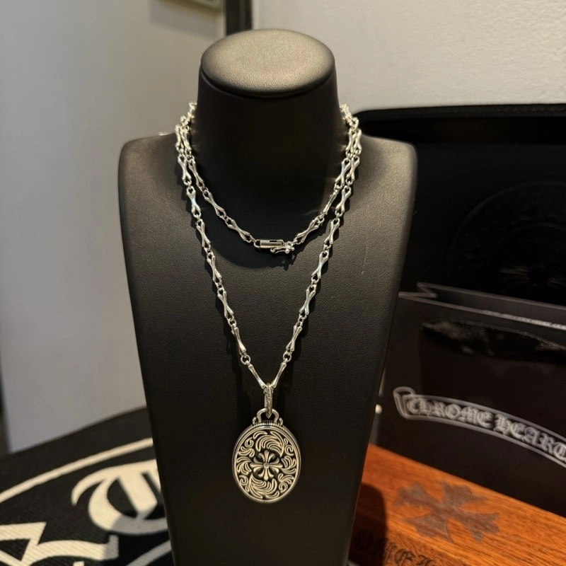 Sophisticated Chrome Hearts Necklaces 236575