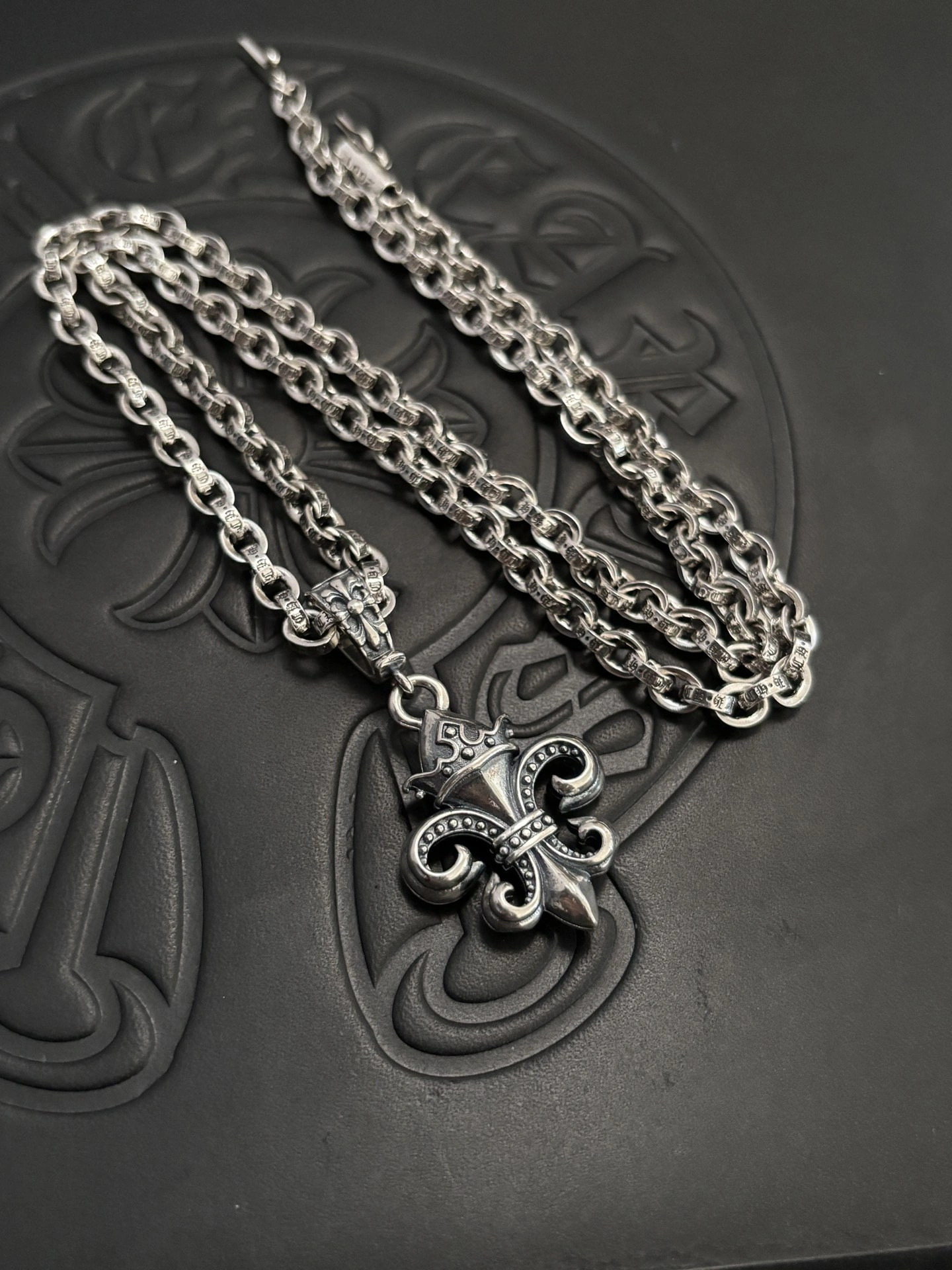 Chrome Hearts Necklaces Stylish 236577