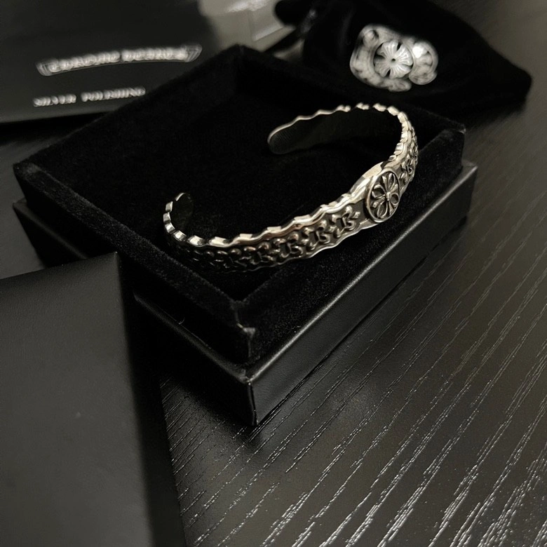 Sophisticated Chrome Hearts Rings 240416