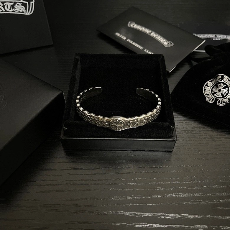 Sophisticated Chrome Hearts Rings 240416