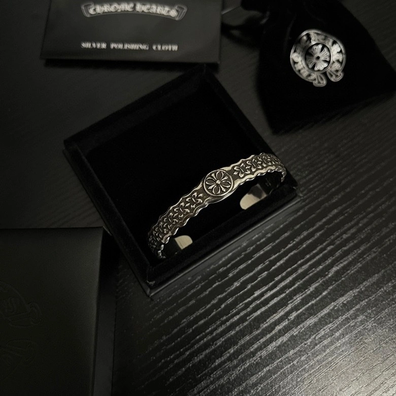 Sophisticated Chrome Hearts Rings 240416