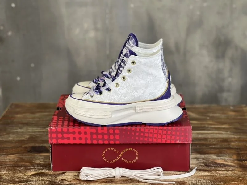 Sleek Converse Shoes 4939