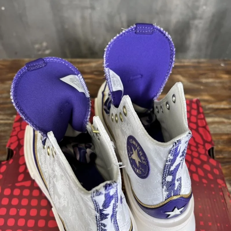 Sleek Converse Shoes 4939