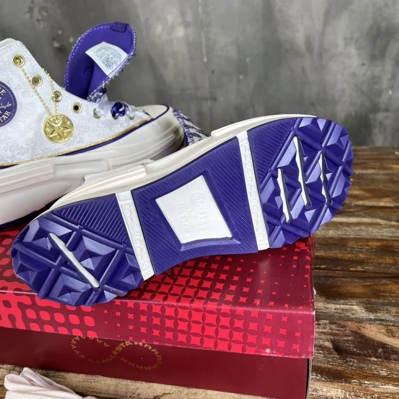 Sleek Converse Shoes 4939
