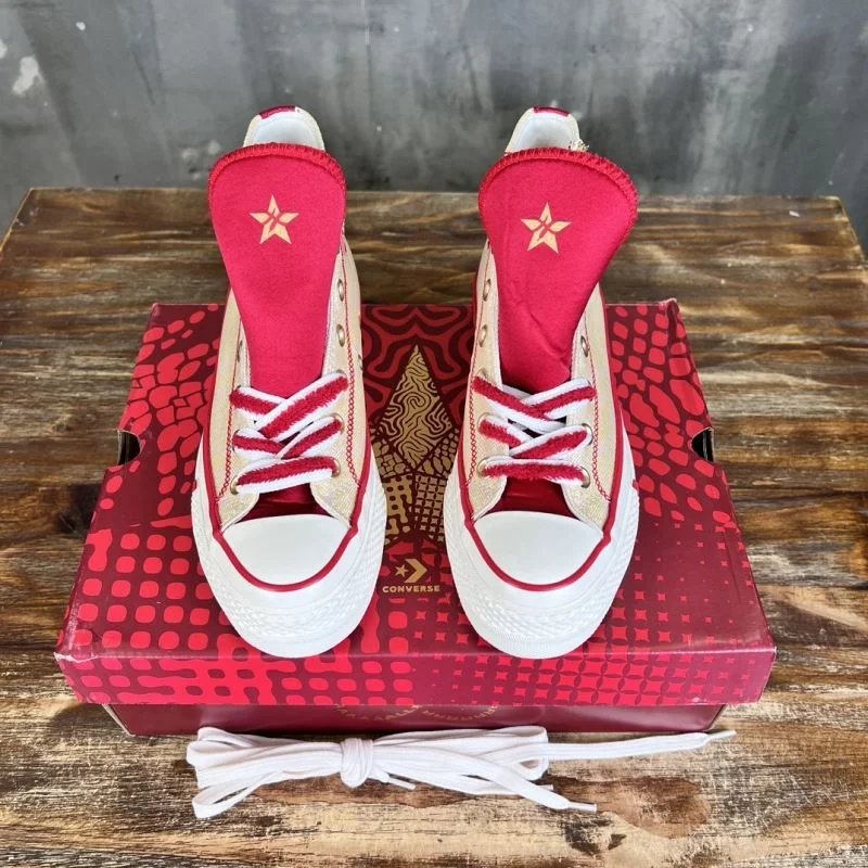 Converse Shoes WaterResistant 4907