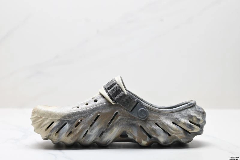 WellDesigned Crocs Sandals 2543