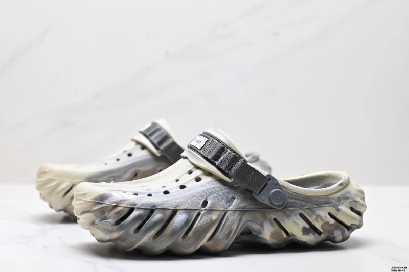 WellDesigned Crocs Sandals 2543