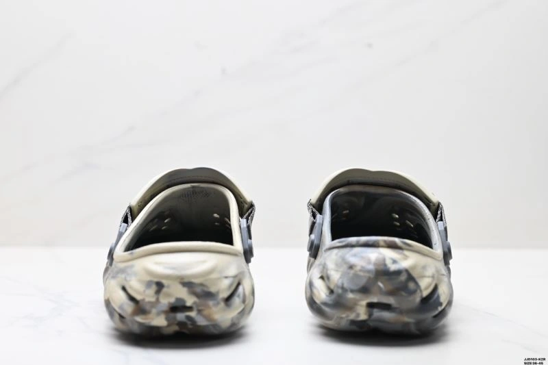 WellDesigned Crocs Sandals 2543