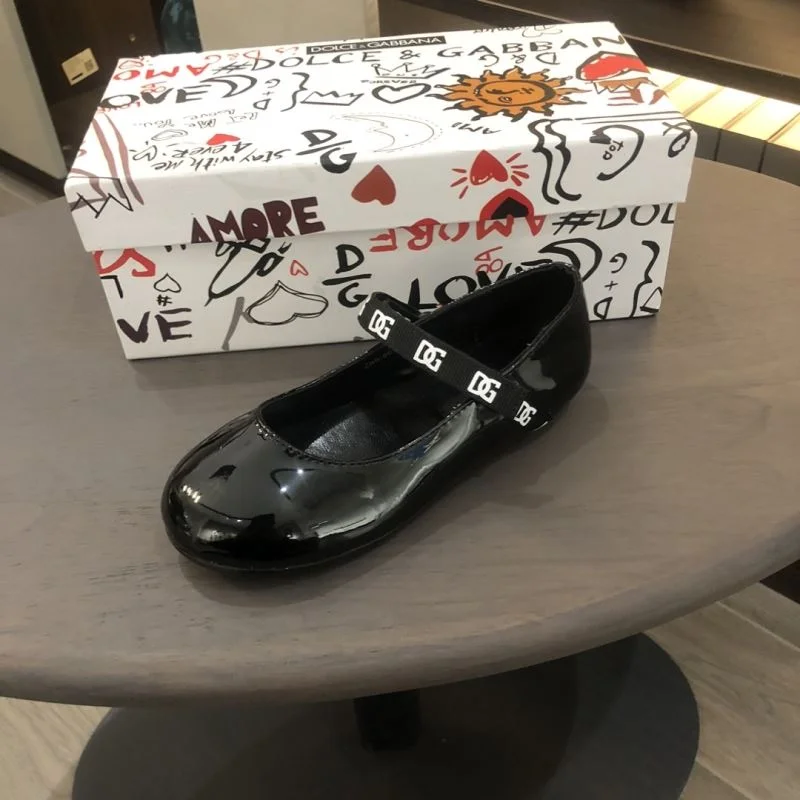 Sleek DOLCE GABBANA SHOES 30248