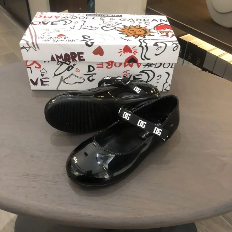 Sleek DOLCE GABBANA SHOES 30248