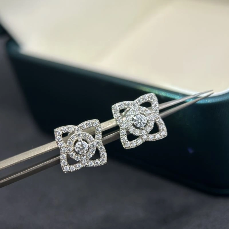Breathable De Bee Necklaces 213083