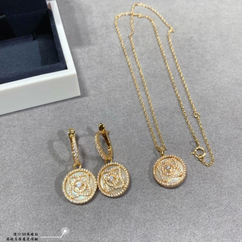 Elegant De Bee Necklaces 209915