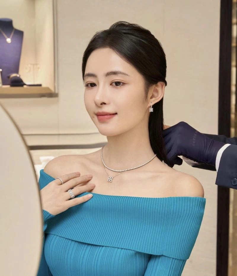 Functional Debeers Earrings 214641