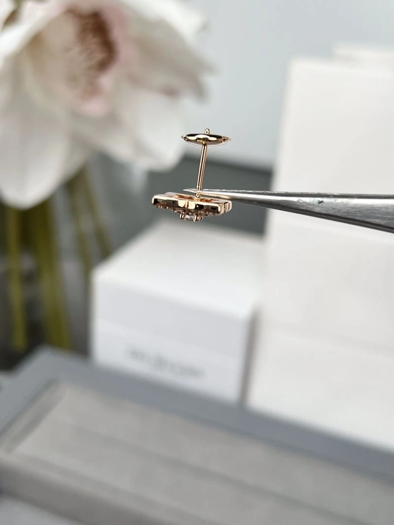 Lightweight Debeers Earrings 213067