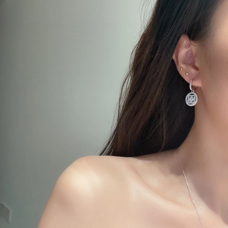 Lightweight Debeers Earrings 208817