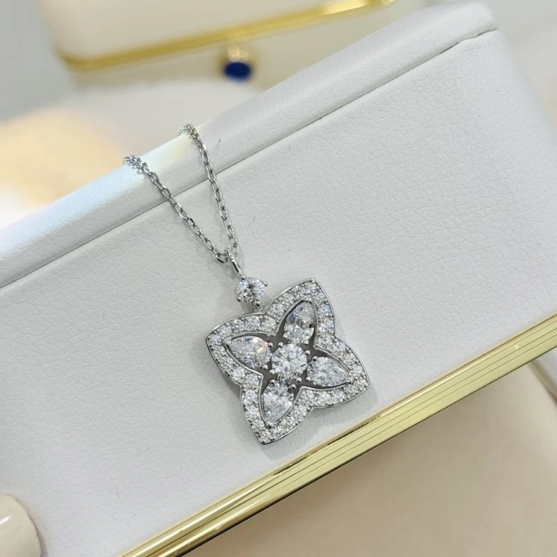 Debeers Necklaces Elegant 214621