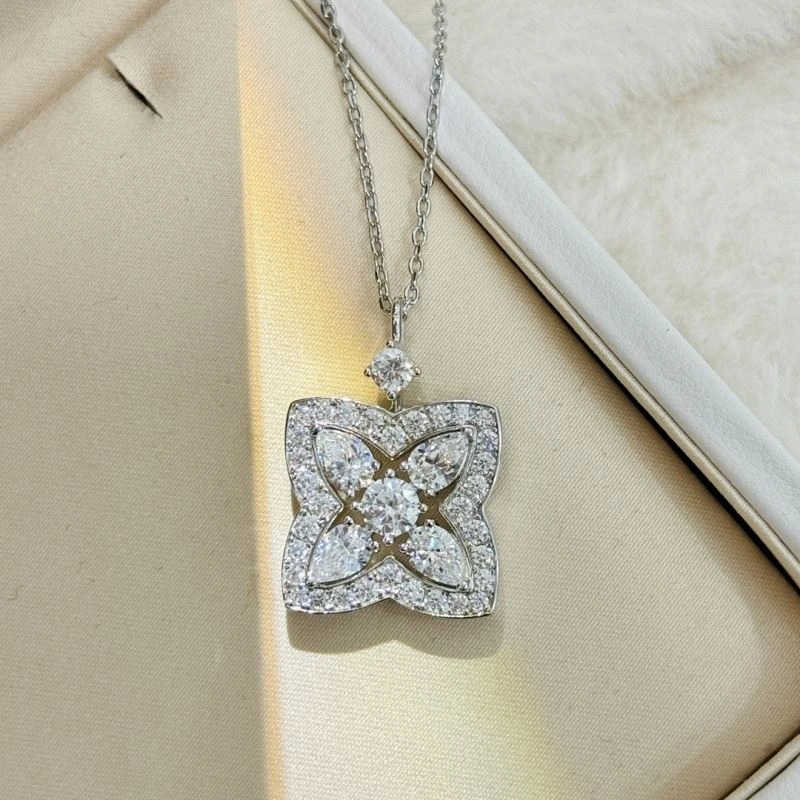 Debeers Necklaces Elegant 214621