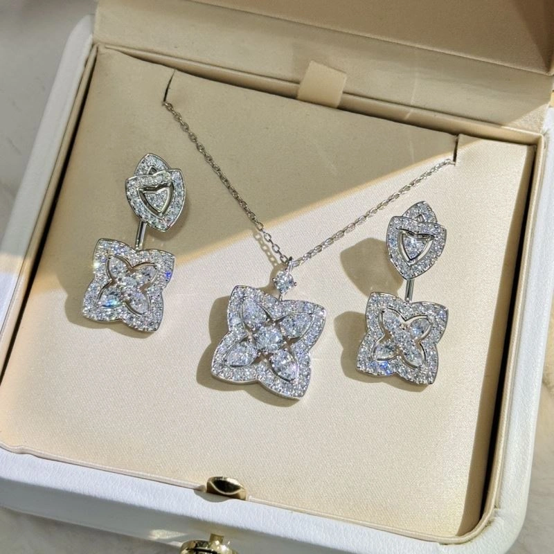 Debeers Necklaces Elegant 214621