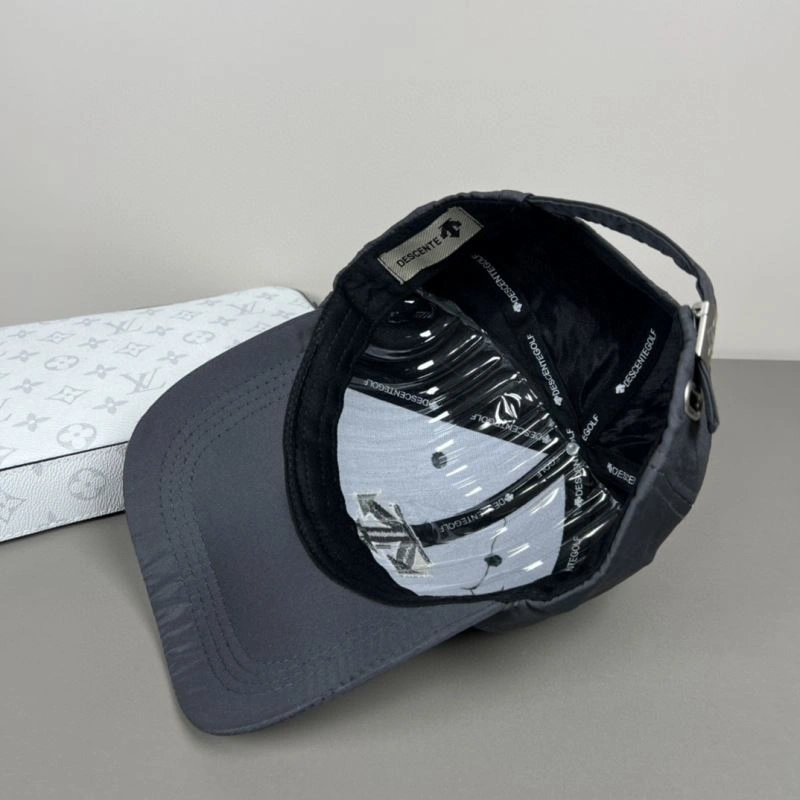 Classic Descente Caps 259035