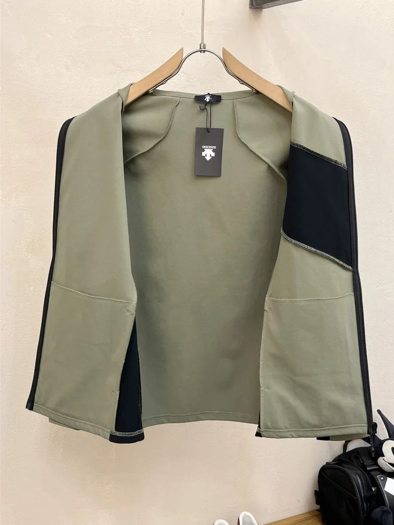 MoistureWicking Descente Outwear 162996