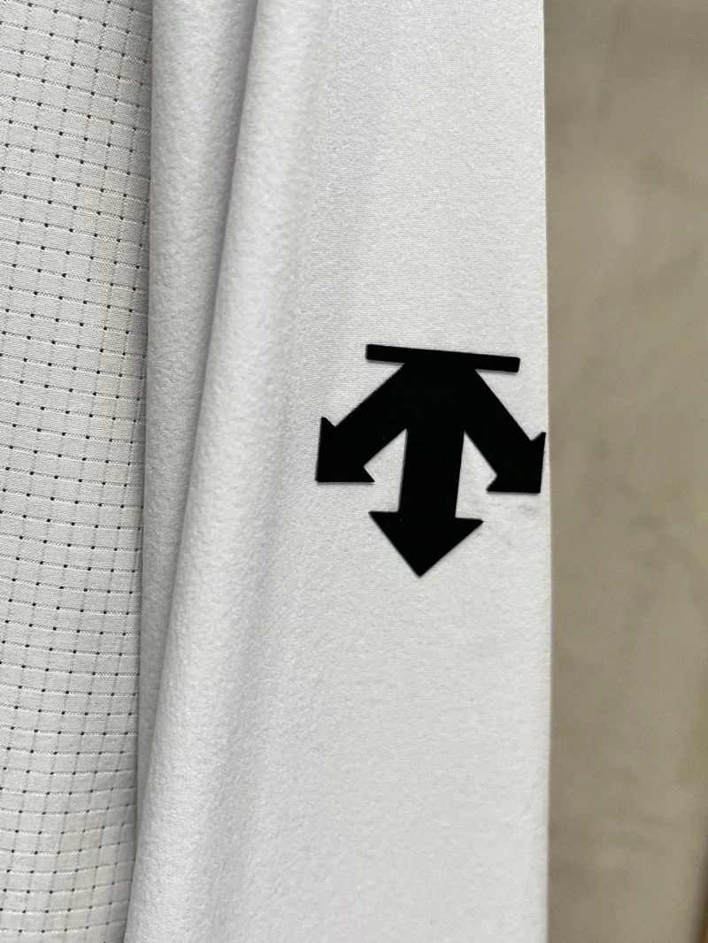Descente Outwear Minimalist 161903