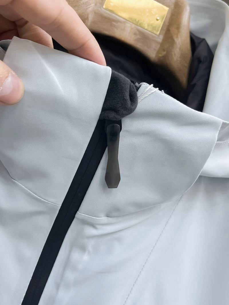 Contemporary Descente Outwear 161896