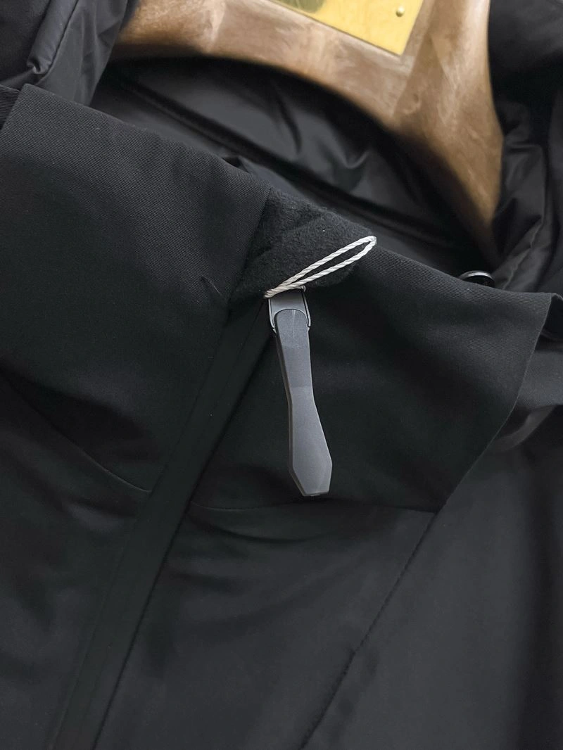 MoistureWicking Descente Outwear 161890