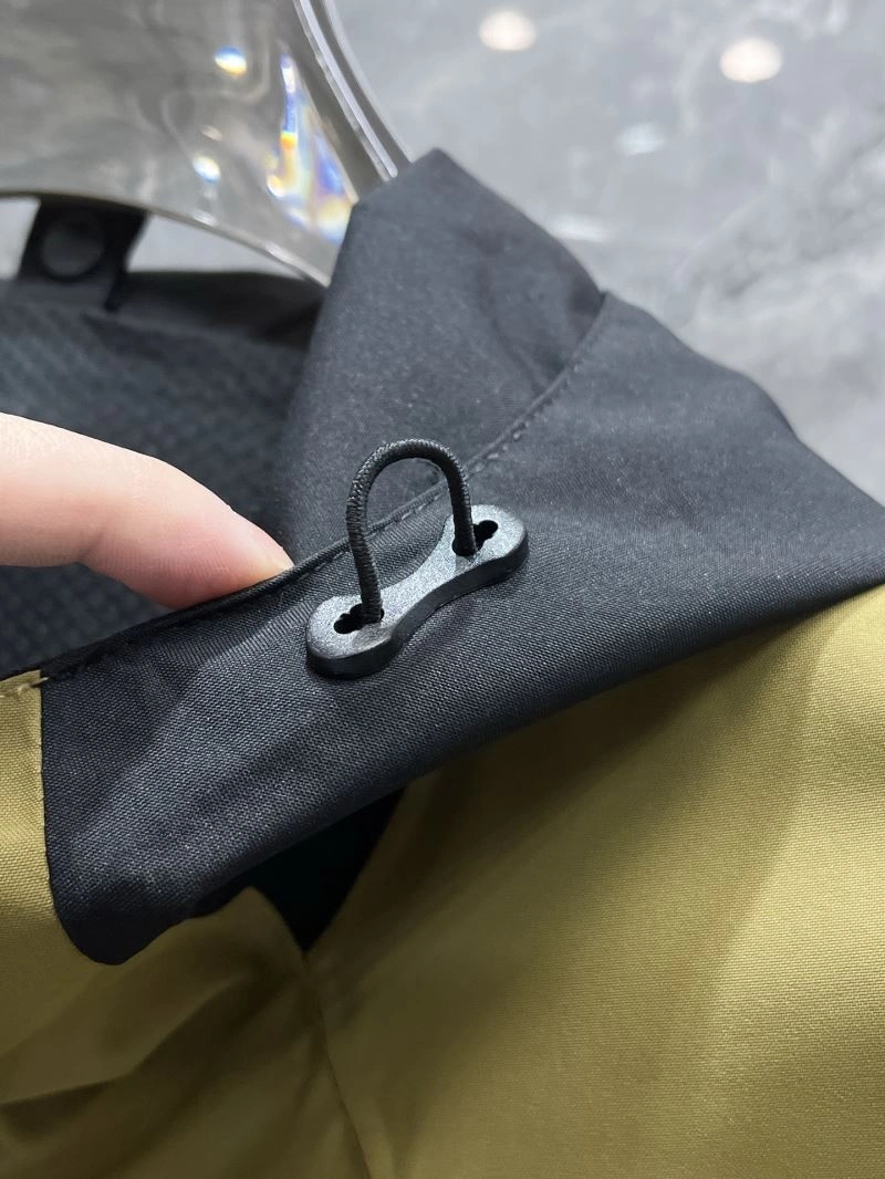 Descente Outwear WeatherProof 161910