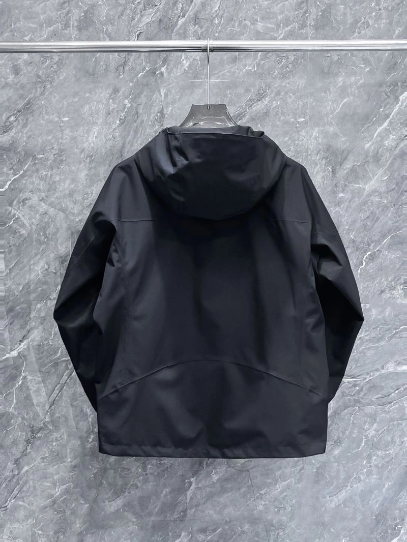 Contemporary Descente Outwear 161875