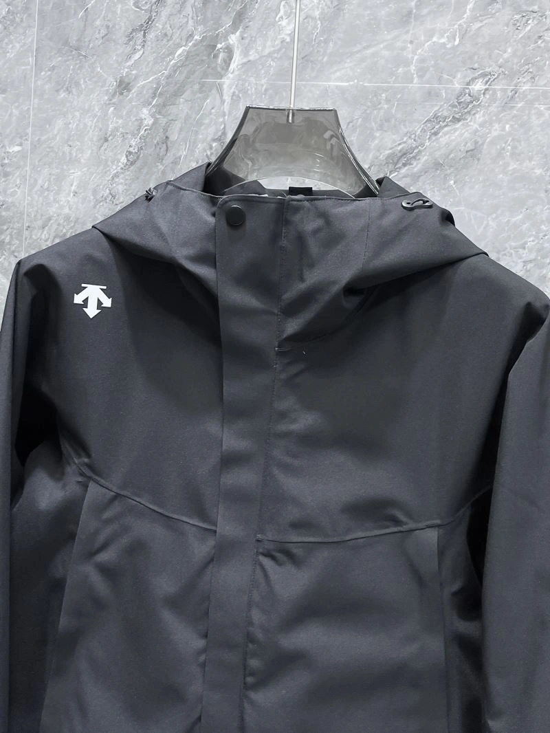 Contemporary Descente Outwear 161875