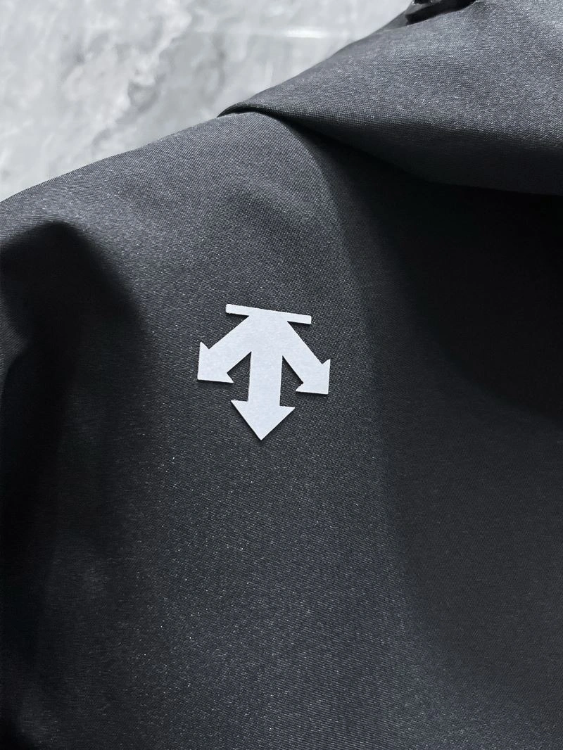 Contemporary Descente Outwear 161875