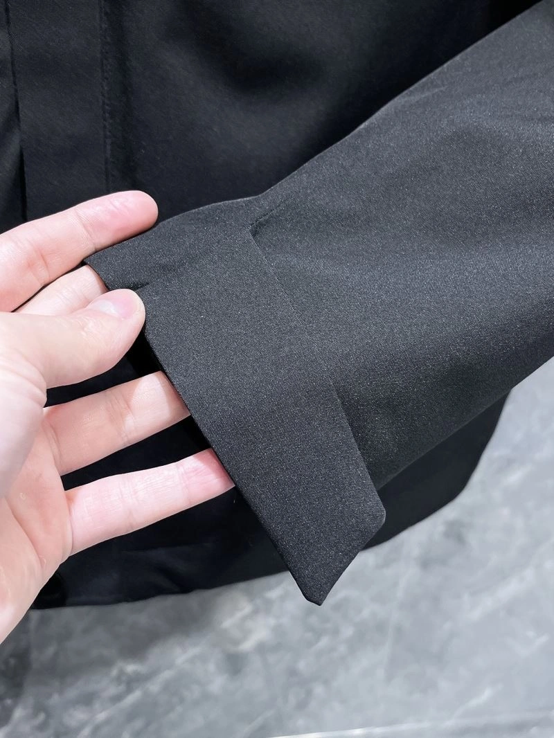 Contemporary Descente Outwear 161875