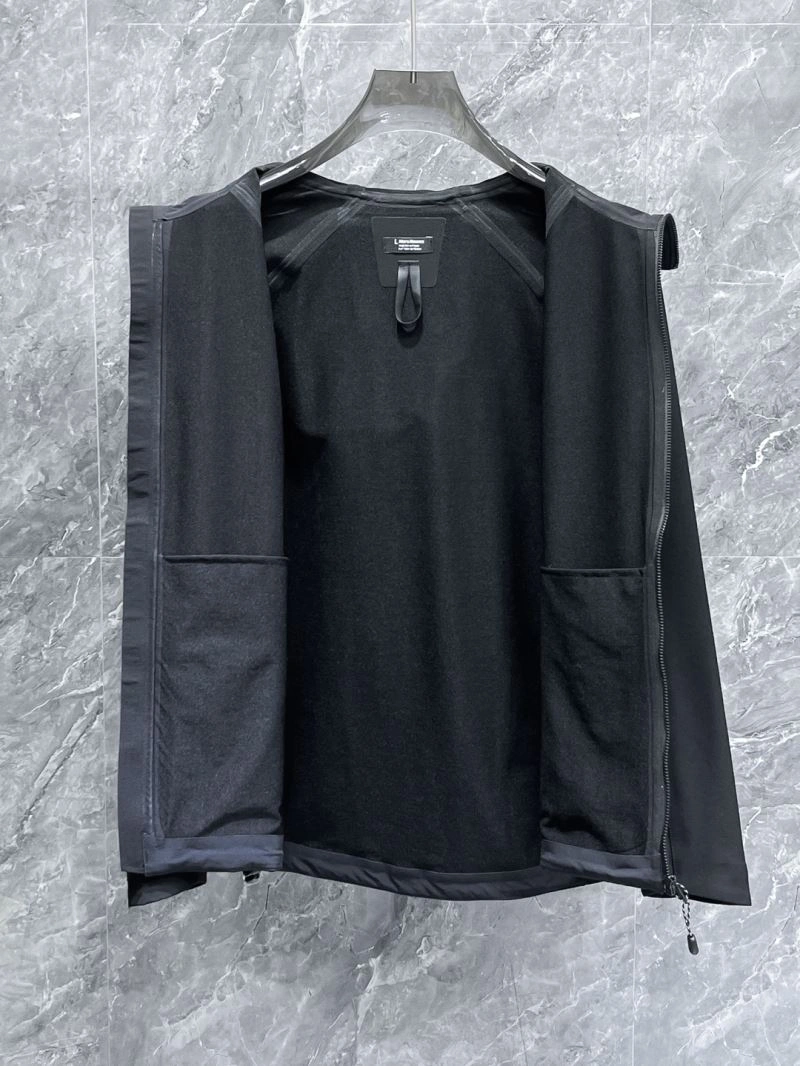 Tailored Descente Outwear 161865