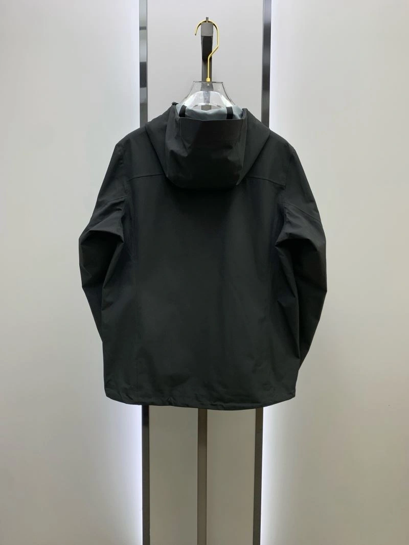 Comfortable Descente Outwear 161862