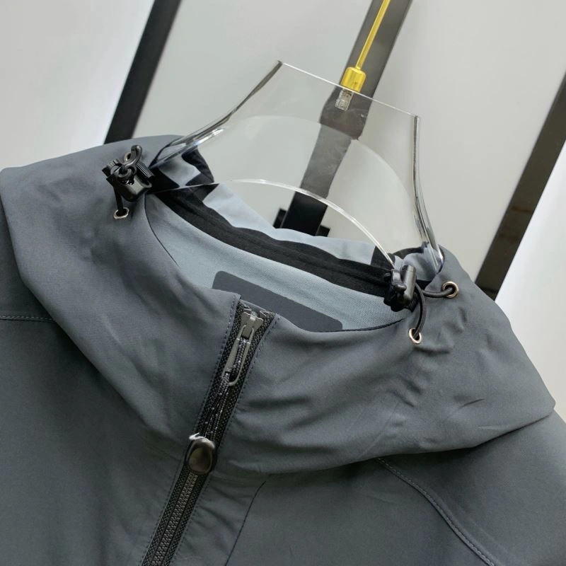 Breathable Descente Outwear 161919