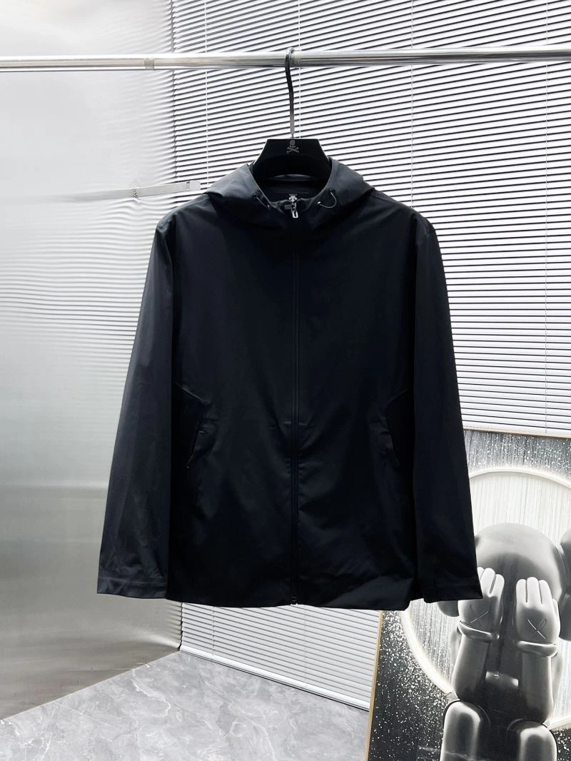 Supportive Descente Outwear 160840