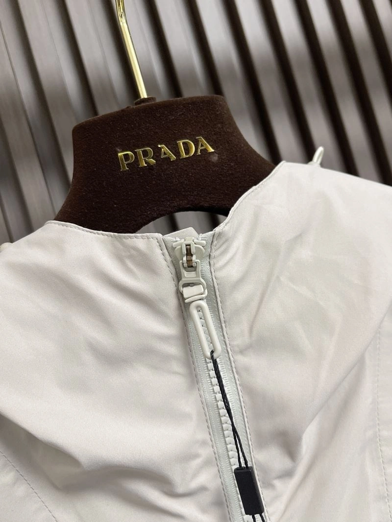 Premium Descente Outwear 160836