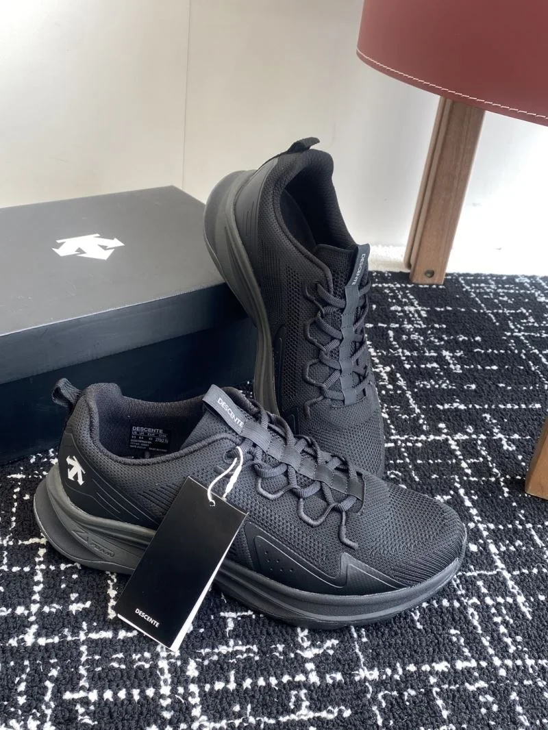 Trendsetting Descente Shoes 12547