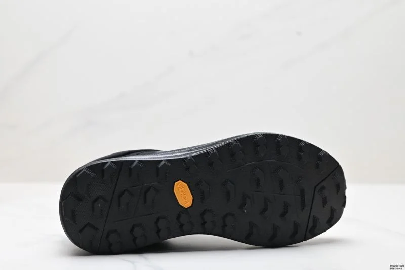 Descente Shoes Stretchable 3646