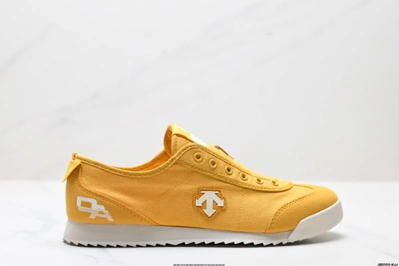 OdorResistant Descente Shoes 3565