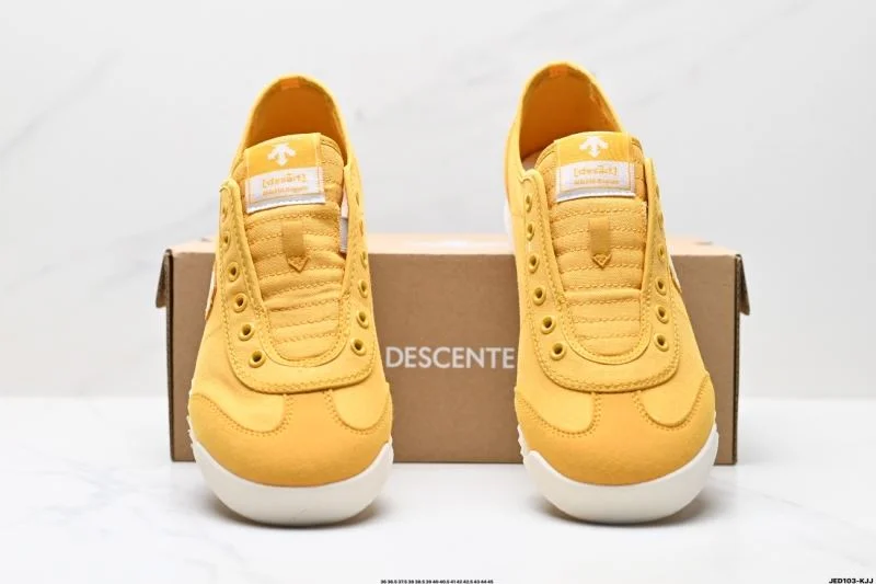 OdorResistant Descente Shoes 3565
